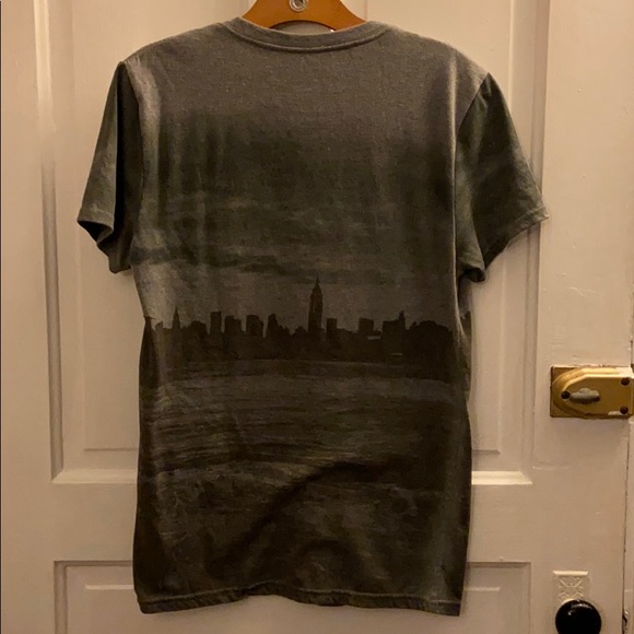 American Eagle Outfitters Short Sleeve Graphic Tee - Picture 4 of 5